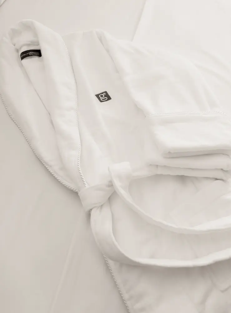 Linge de bain professionnel personnalisé avec broderie sur-mesure